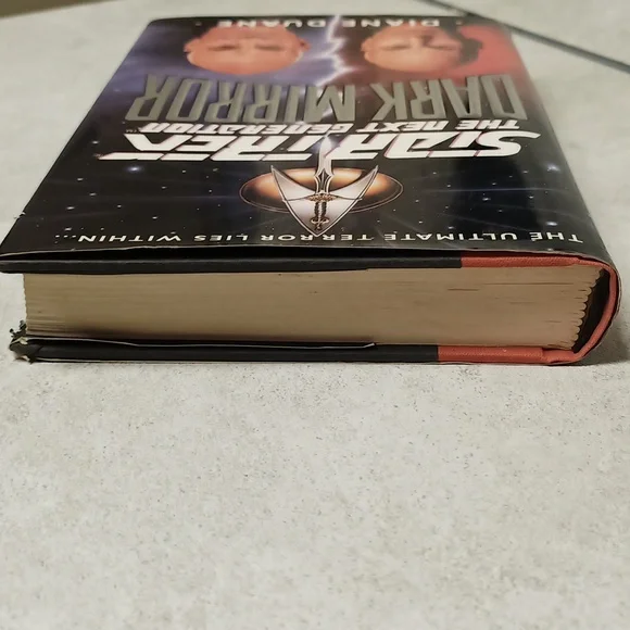 Star Trek The Next Generation: Dark Mirror Book - Picture 9 of 10